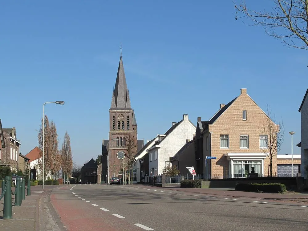 Ospel: Ospel, kerk in straatzicht foto2 2011-03-20 15.36