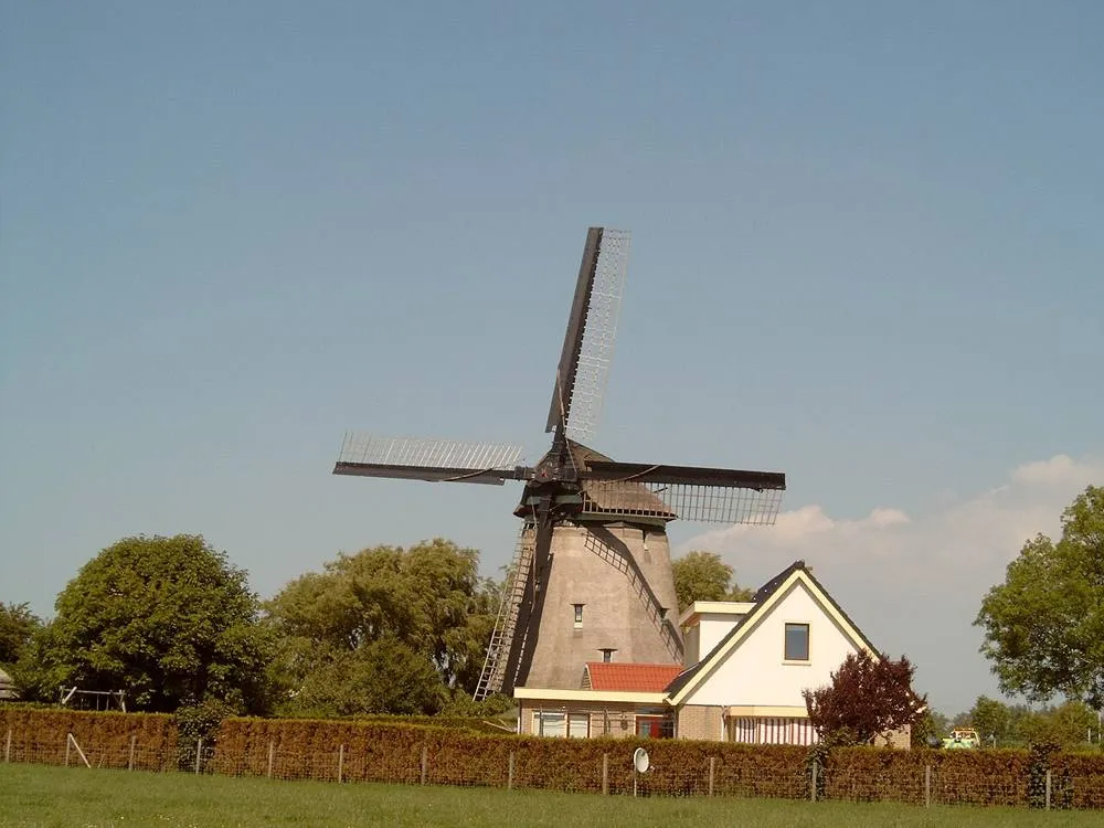 Zijdewind: Slootgaardmolen nabij Zijdewind in Waarland